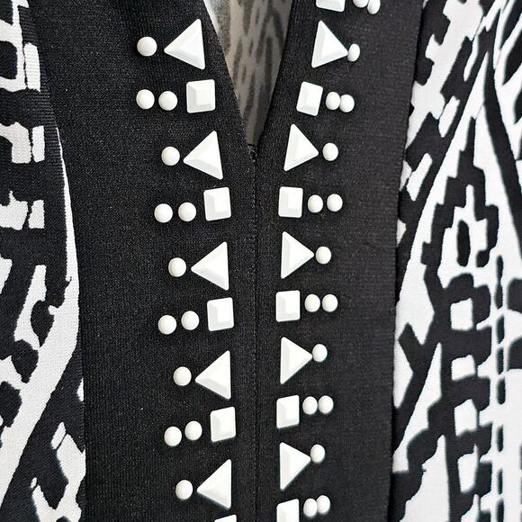 Ruby Rd Women's Tribal Black White Sheath Dress Medium Knee Length V-Neck - Picture 5 of 7